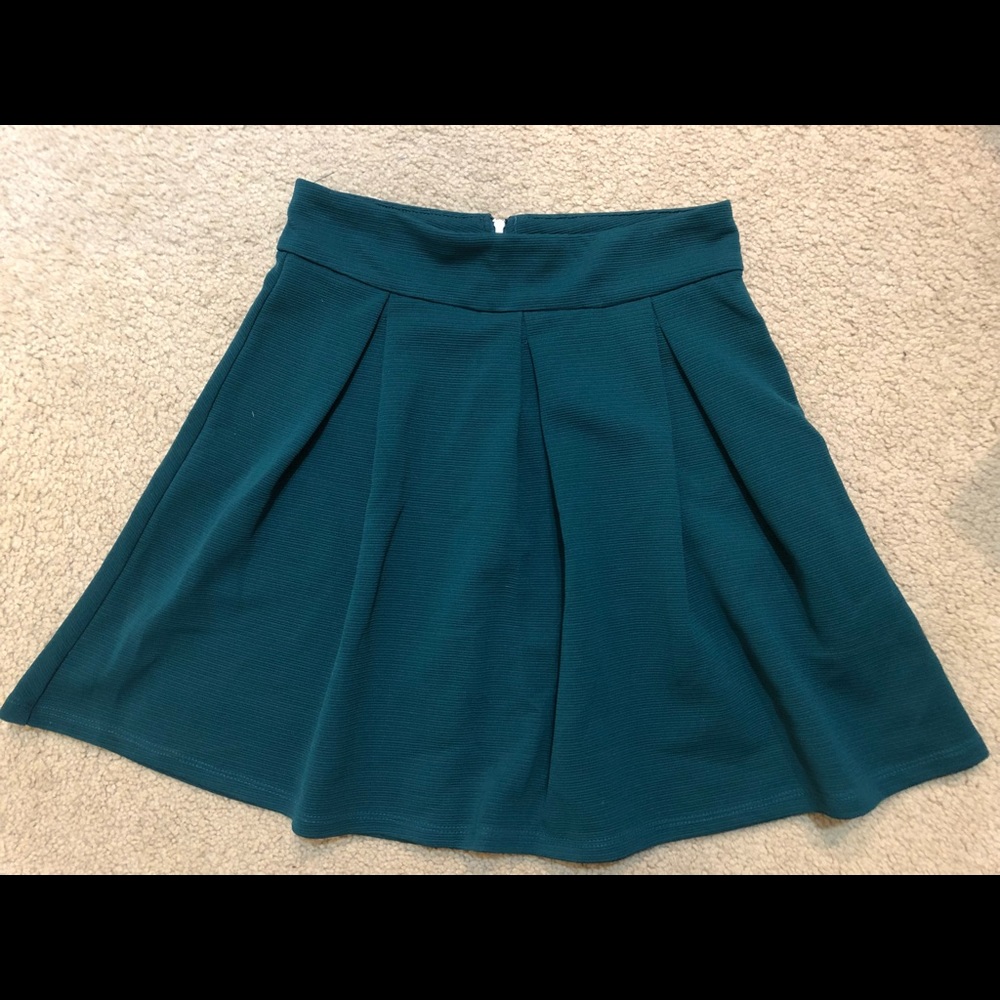 The limited green skirt